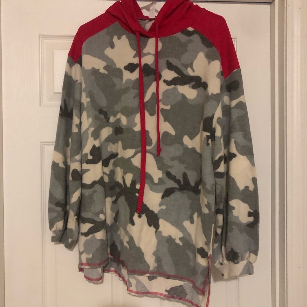 New without tags Honeyme Sweatshirt Medium